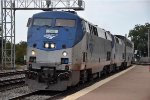 Eastbound "Texas Eagle" comes into the station